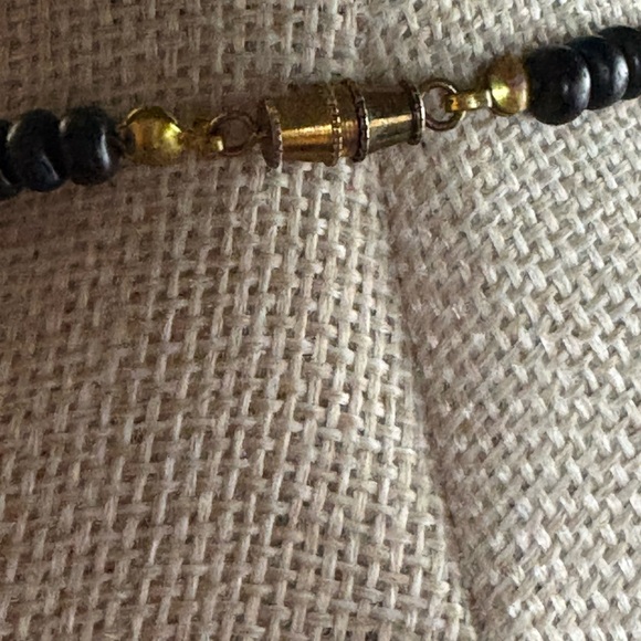 Vintage Apple Coral Crescent Statement Necklace – 24” - Picture 4 of 4